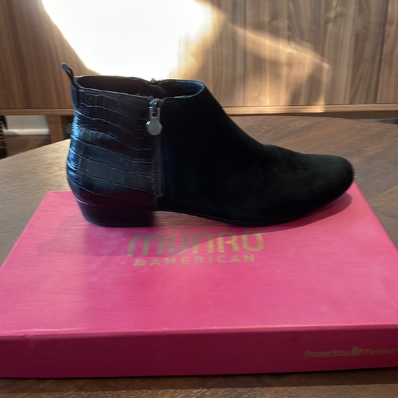 Munro Suede and Croc Ankle Boots - Picture 4 of 4